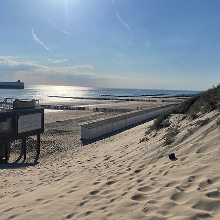 Luxe Tiny House Incl Jacuzzi En Strandhuisje In Zomerseizoen Meliskerke Exteriér fotografie