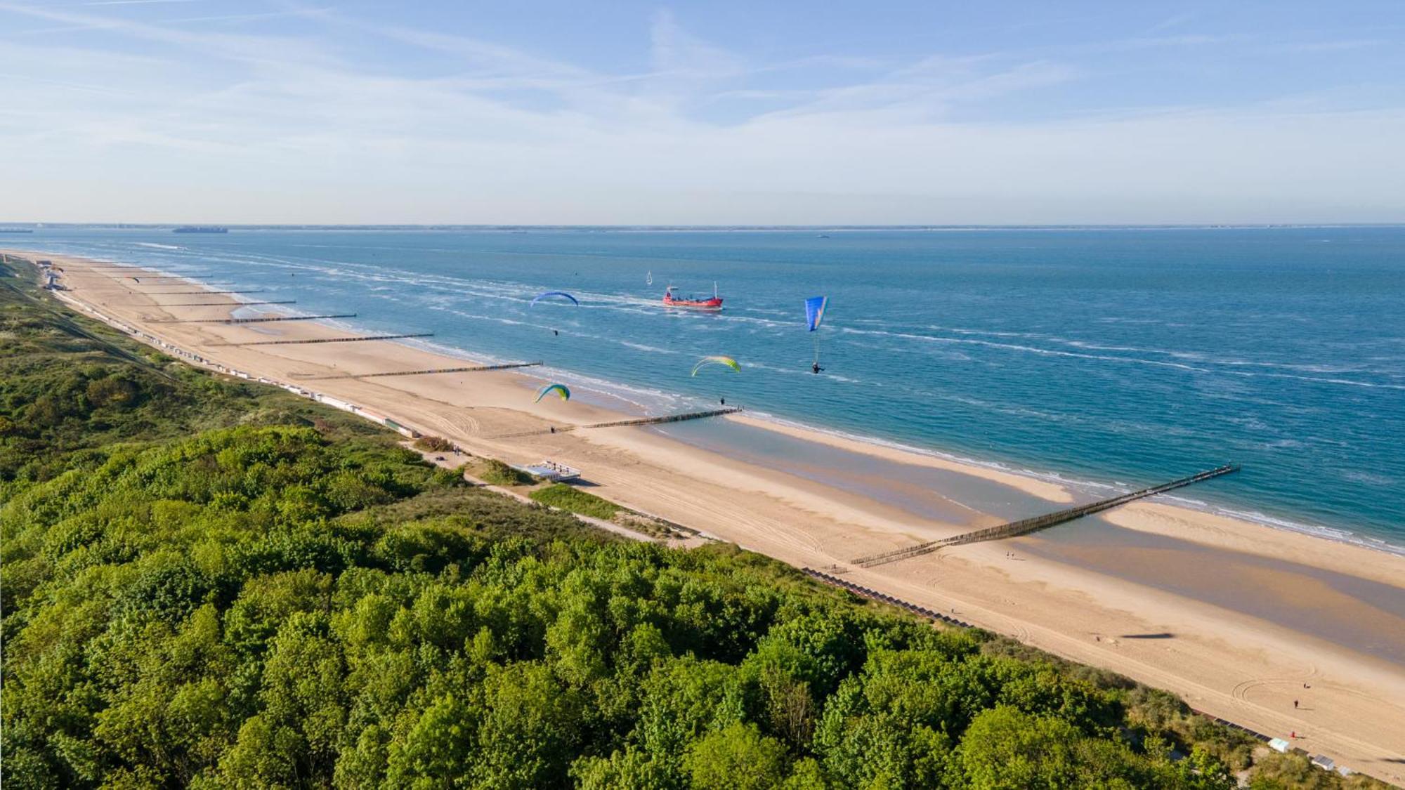 Luxe Tiny House Incl Jacuzzi En Strandhuisje In Zomerseizoen Meliskerke Exteriér fotografie